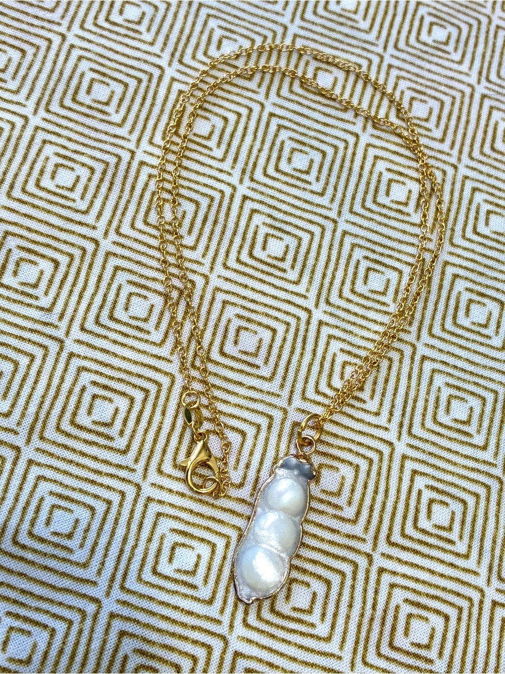 3 Peas in a Pod Mother of Pearl  Pendant Necklace